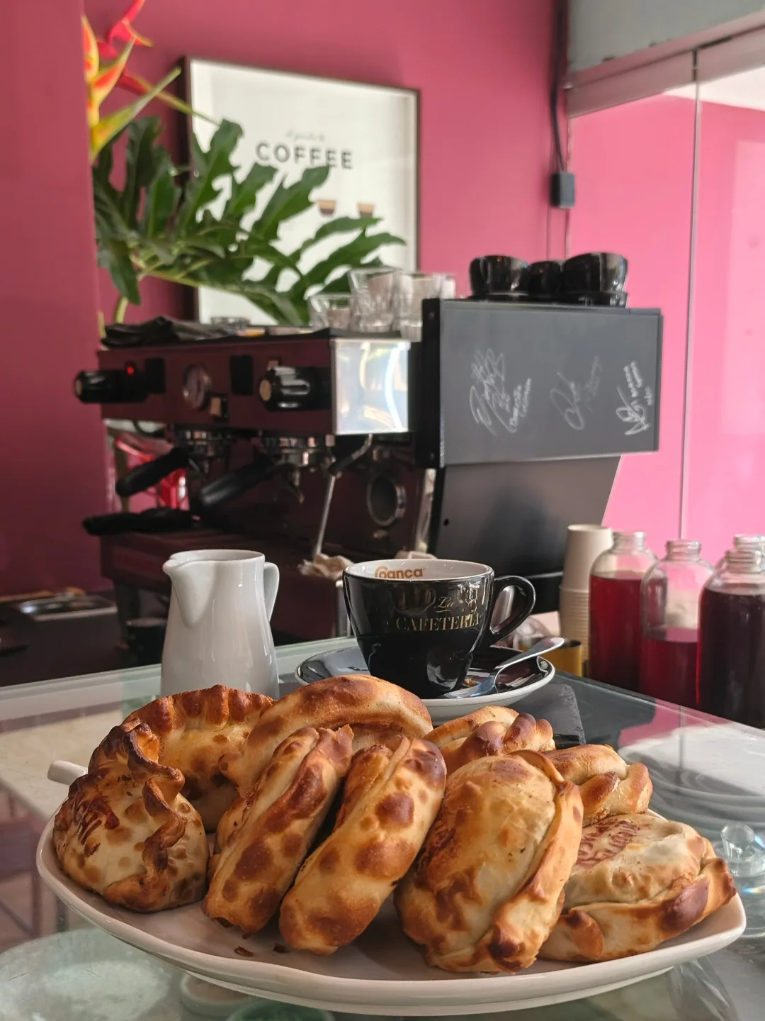 La Cafetería Coffee Roasters